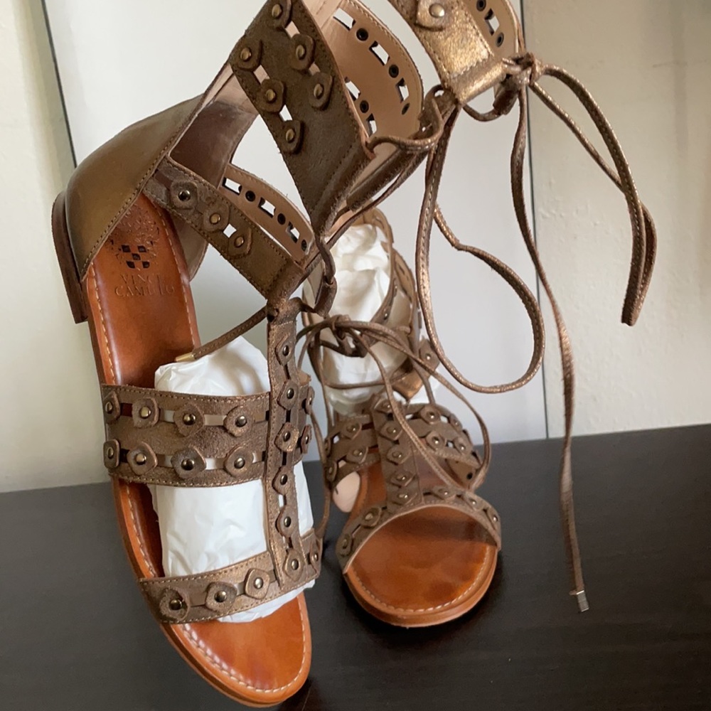 Sandals - Picture 2 of 8